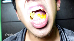 Dreichwe: Jedzenie gumowych niedźwiedzi