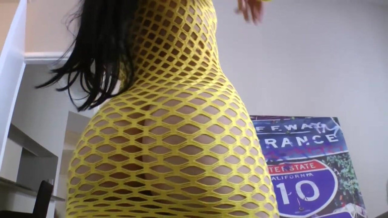 Monster Cocks: Ela adora um pau monstro!!