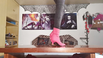 Beth Kinky: Procházka v mých červených botách - Beth Perverzní