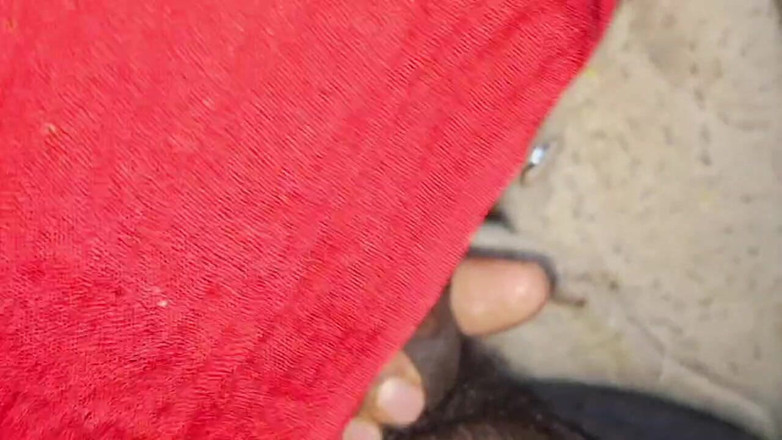 Busty Banuu: 邻居的嫂子吮吸鸡巴