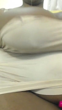 Mature BBW Teasing and Clapping Fat Booty