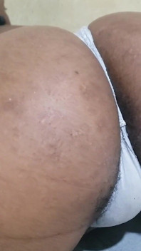 Culi rotondi e bellezze del culo grosso - corpo sinuante in vetrina, sicurezza naturale, vere vibrazioni amatoriali