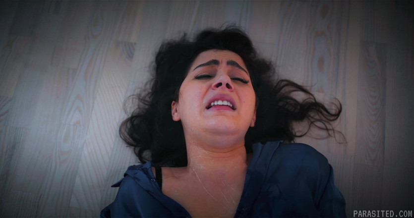Parasited: Parazit - Cherry Kiss šuká mozky ze své šéfky Valentiny Nappy