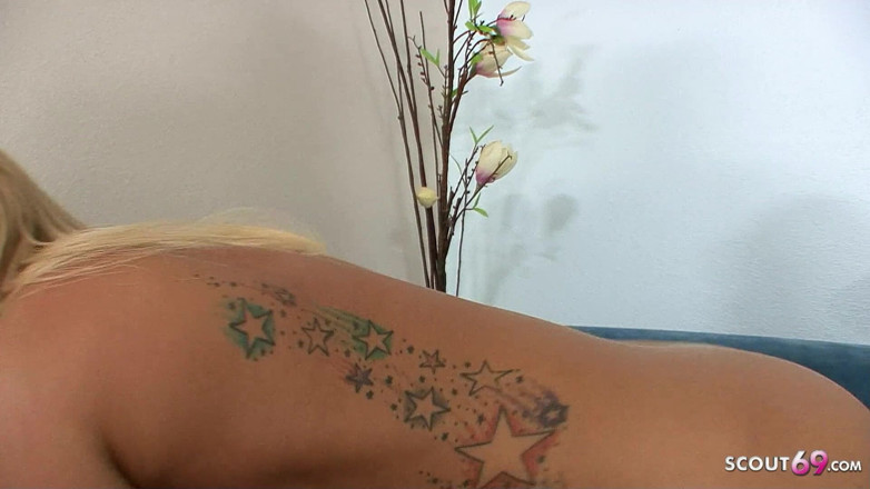 Full porn collection: Dvě nadržené hubené teenagerky Cali Carter a Catie v sexy...