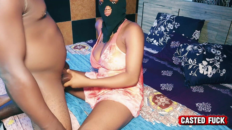 Casted fuck: Un Bărbat Nigerian Musculos Fute Pizda Negresei