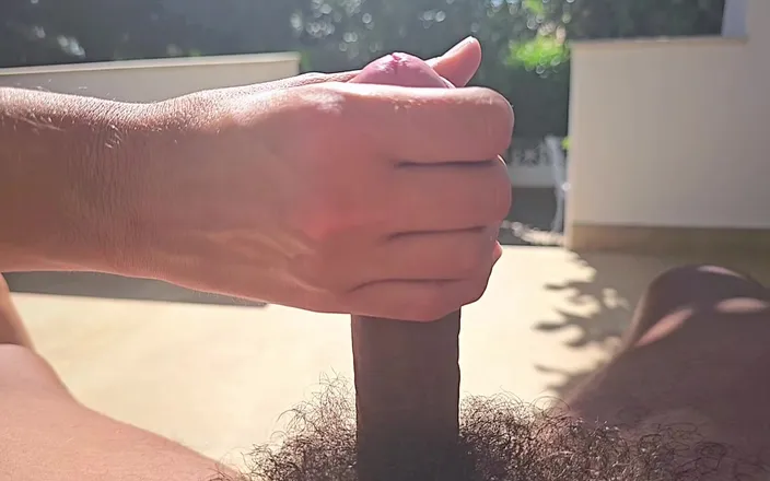 Mila Lewis: Slow Mo Handjob