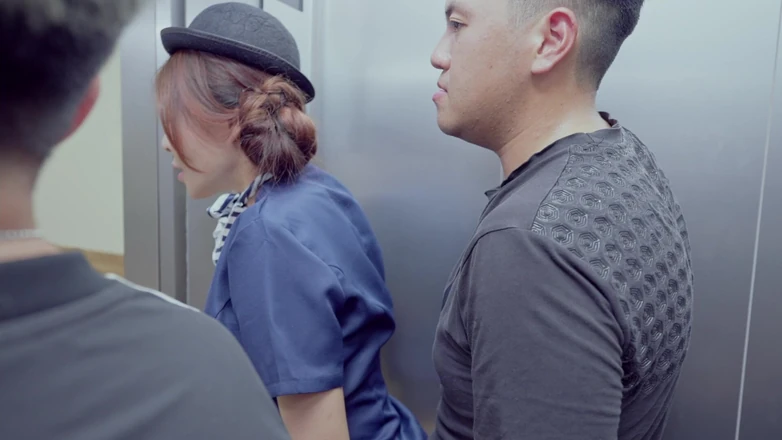 Asian Milfs n Teens: Horny Chinese fly attendant elevator action - Perv Milfs n Teens