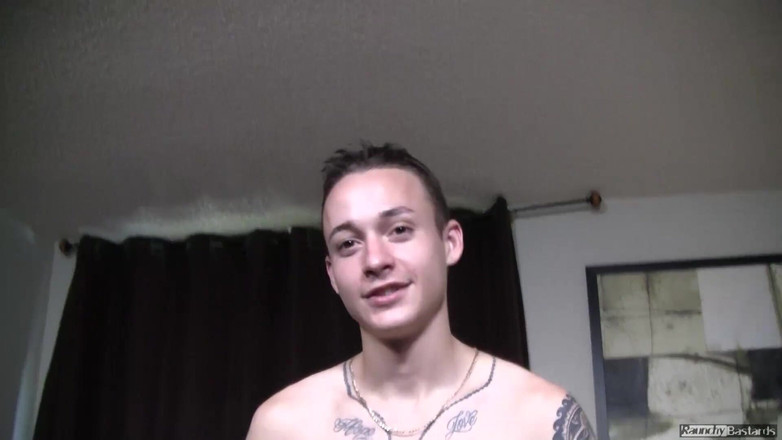 Raunchy Bastards: Ale twój starszy od mojego tatusia!