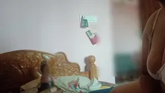 Suri rumah India panas Sreejaa menghisap batang saya