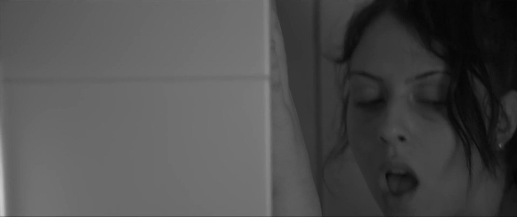 Verso Cinema: La bambina fa il mio bagno lobo e luna ruiz