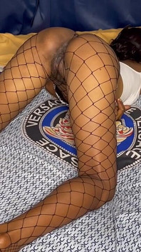 Masturbando due buchi della mia nuova ragazza dalla nigeriana