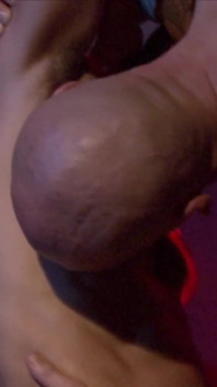 Tom Green, Joe Gunner et Ethan Cordoba, trio gay dans la chambre rouge