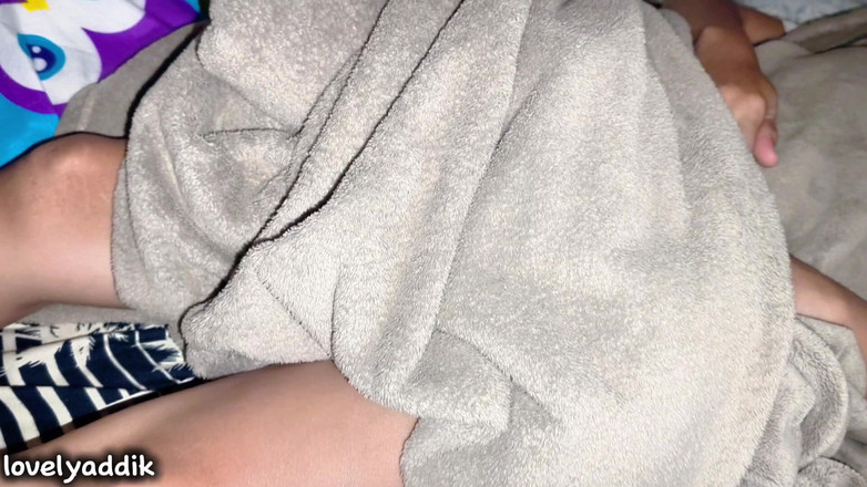 Lovelyaddik: Teta bez kalhotek