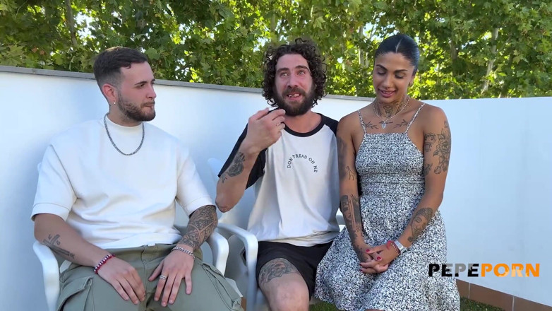 PepePorn: 2 tân binh nghiệp dư sẽ học cách đụ: khoe hàng,...