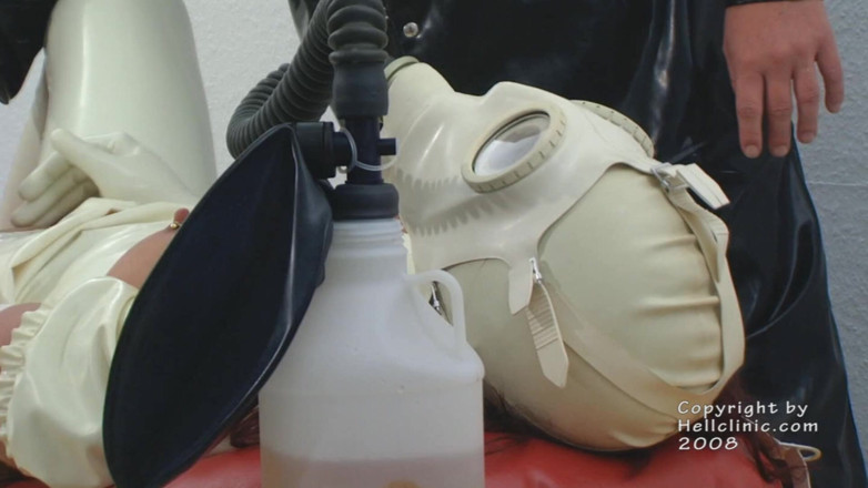 Rubber & Clinic Studio - 1ATOYS: Masturbare în cauciuc cu mască de gaz
