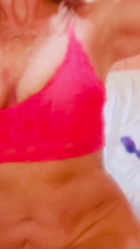 Jennigurl joue sexy toute seule