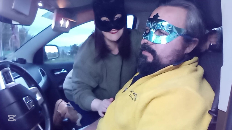 Mois Fantasys: Schiaffi sulla faccia in macchina