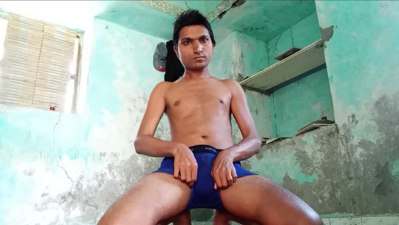 Mukesh Solanki: ムケシュ