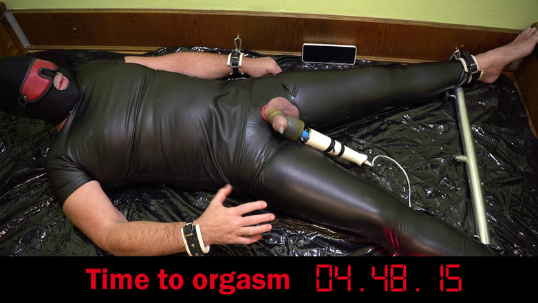 Daddy's secrets: Fijado y ordeñado en el preservativo hasta la última gota