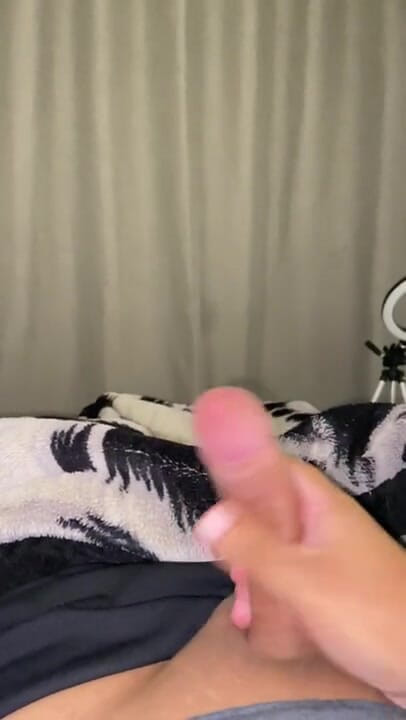 Dylan Ford: Brazilian twink loves to cum before going to bed | Dylan...
