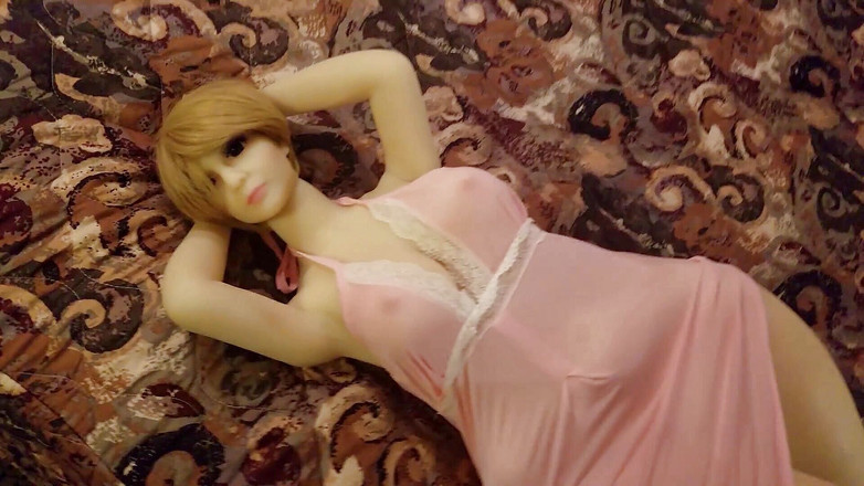 Dukes Hardcore Honeys: 操我好朋友的妈妈（娃娃模仿）