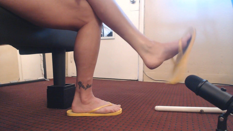 Abby Anna: Gul flip flops ASMR
