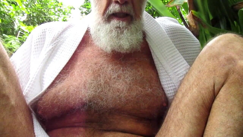 Mr hairy gardener: Скамейка, часть 2