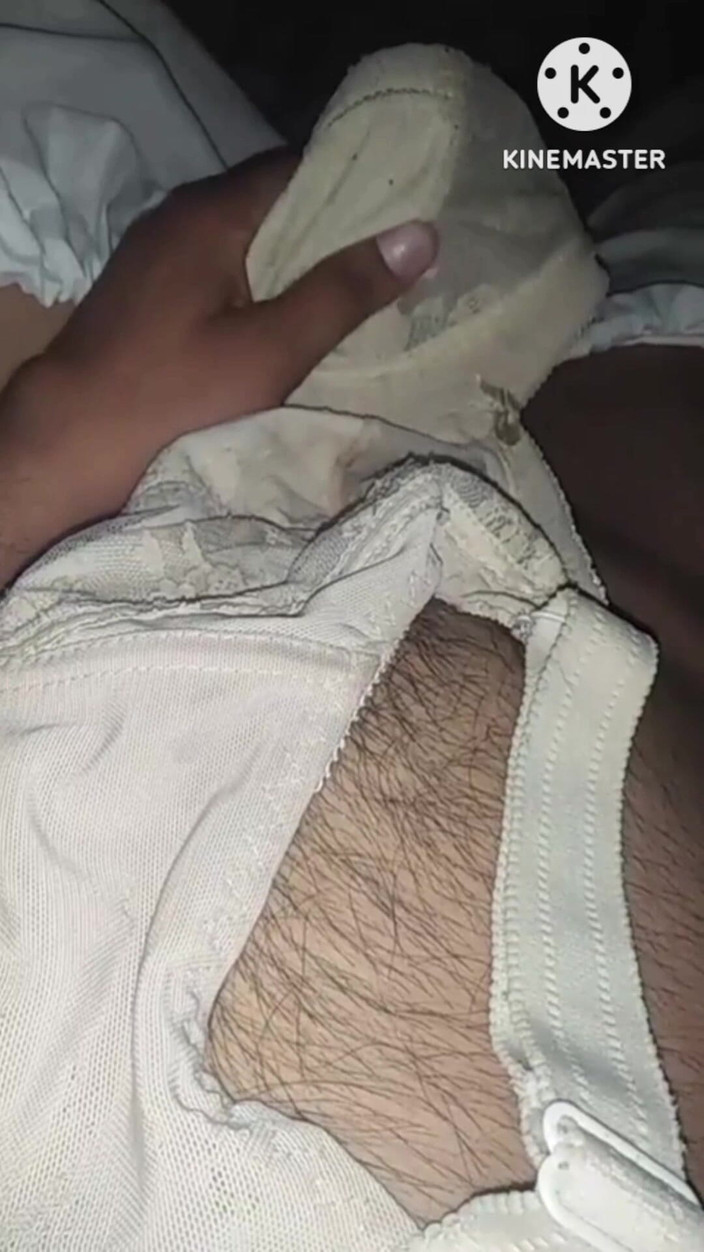 Shahzad1024: Mis múltiples corridas en la hermanastra en las bragas