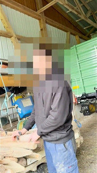 Hetero vdaná farmářka je vykouřena ve své stodole a téměř nás chytí jiný pracovník (5. návštěva) -mike-