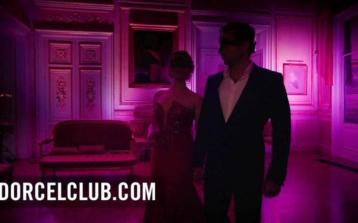 Dorcel Club: Эксклюзивная свинг-вечеринка и групповой секс с великолепными крошками