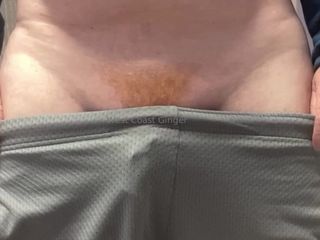 West Coast Ginger: Rothaariger schwanz knallt aus shorts