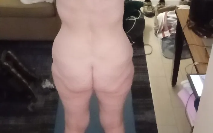Momma Vee: Hot MILF with Big Natural Tits Does Naked Yoga!