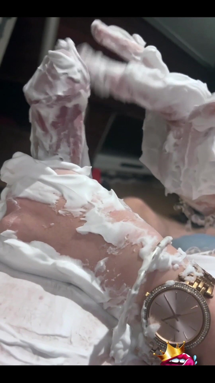 BJQueen and Rod: Holení jeho ptáka a koulí