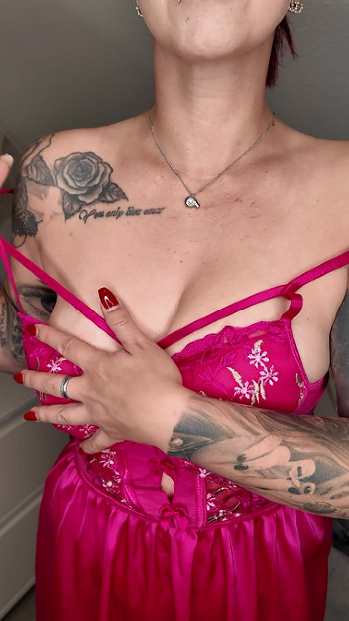 Nina Devil: Vill du se allt jag har?