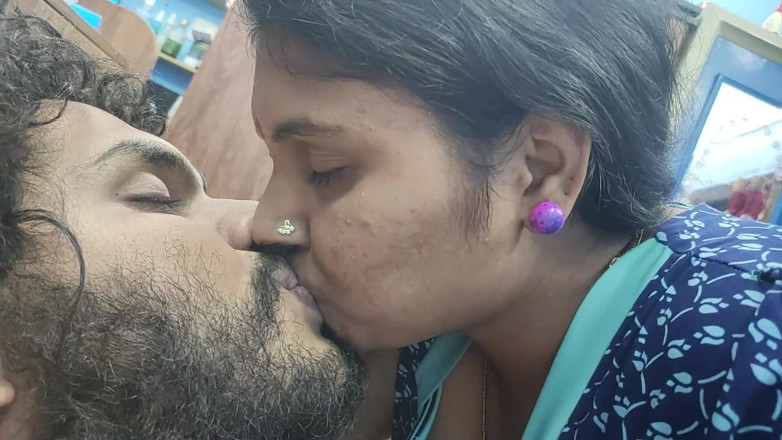 Vaishnavysharunraj: 马来亚继母热辣口交和与继子啪