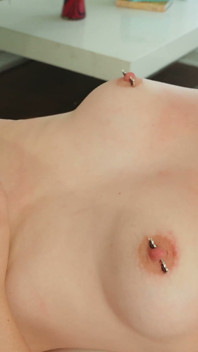Gagica curvă Gagica Lexi Lore seduce pula mare a tatălui vitreg și călărește până când ejaculează tare