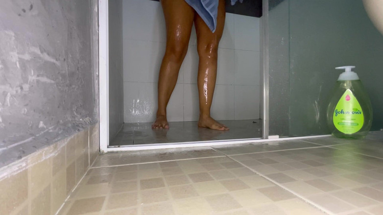 La Lucero Fetish: 来和我一起洗个热水澡吧