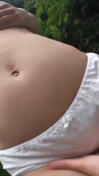 Японскую крошку трахнули в лесу и кончили на лицо