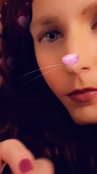 Sissy, compilation d’auto-éjacs faciales