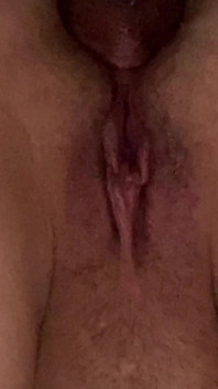 継娘は継父の大きなペニスをまた自分のきつい肛門に入れたいと言い、それが好きです