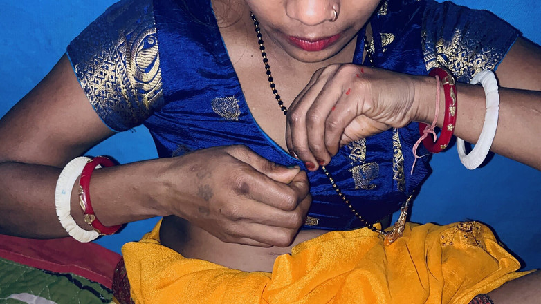 Desi Bhabhi 01: 印度哥操她的丈夫