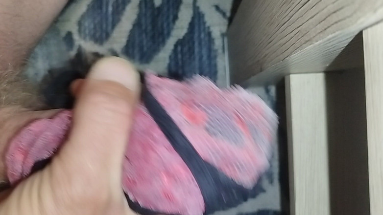 Dirty women's underwear fetish: 我从邻居那里偷来的脏内裤