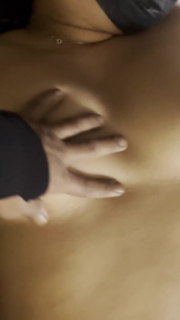 Cewek sange ini muncrat terlalu cepat tapi nggak berhenti ngentot pagi-pagi!