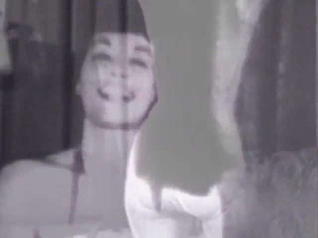 Vintage Usa: Vintage erotic and BDSM lezdom show (No audio but music)
