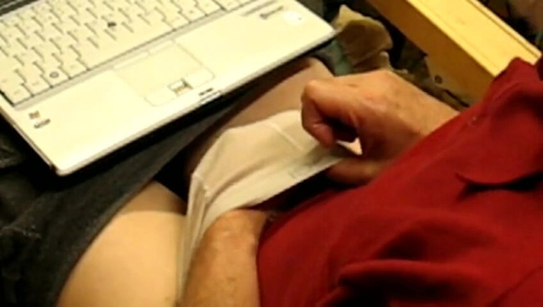 Mstbooblover: Regarder, se branler, jouir