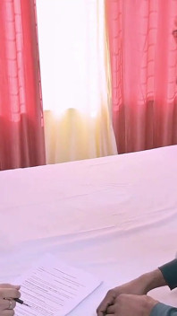 Ateşli güzel öğretmen öğrenciyle romantik seks yapıyor