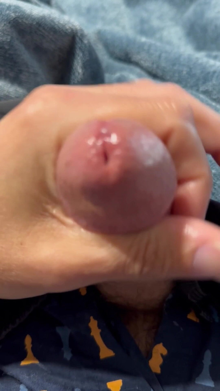 Gay Soldier Stuff: Soldado del ejército cachondo se masturba en un par de...