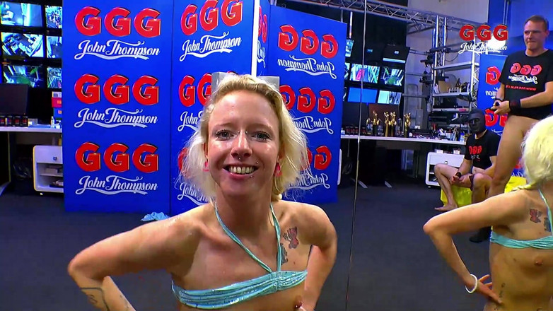 GGG John Thompson Studio: Ggg John Thompson presenterar hela programmet: Pissar, knullar, sprut