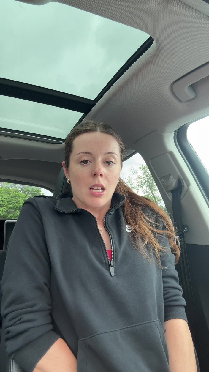 Nadia Foxx: J’essaye le golf dans un simulateur avec mon Lush à l’intérieur !...