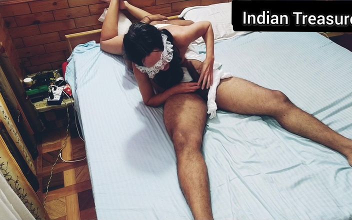 Bolly Karma: Cowok ini cukup beruntung kalau memek sempitnya lagi dientot habis-habisan